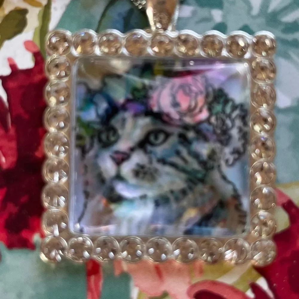 NWT Violet Cottage Pendant Necklace Cat With Floral Crown Silver Tone Faux Pearl